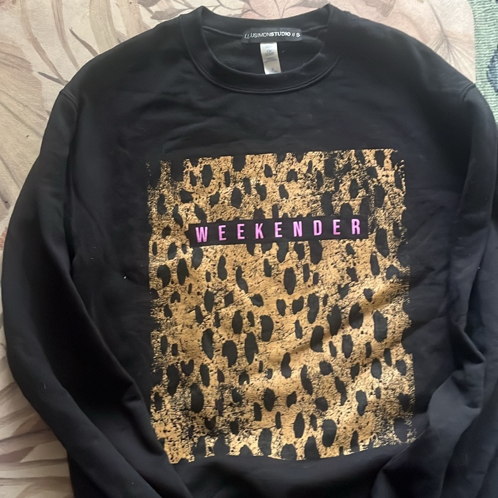 Like new Small Vici lulusimon  studio sweatshirt